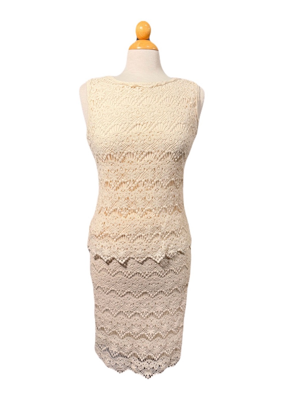 Adiva Ivory Sleeveless Lace Top/Skirt Set